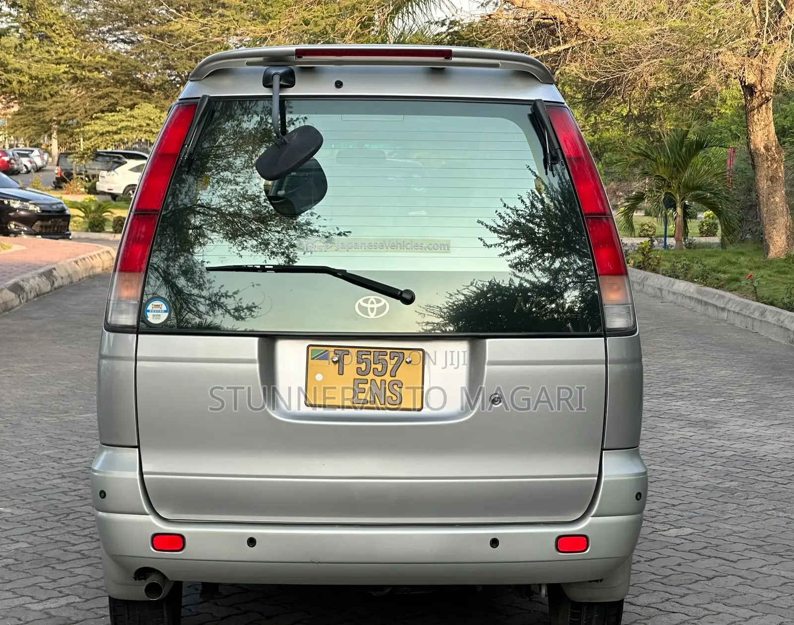 Toyota Noah 2001 Silver
