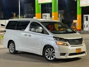 Toyota Vellfire 2010 White