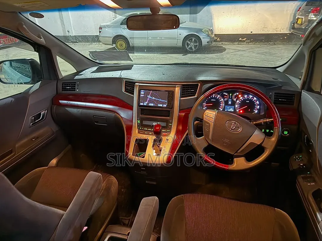 Toyota Vellfire 2010 White