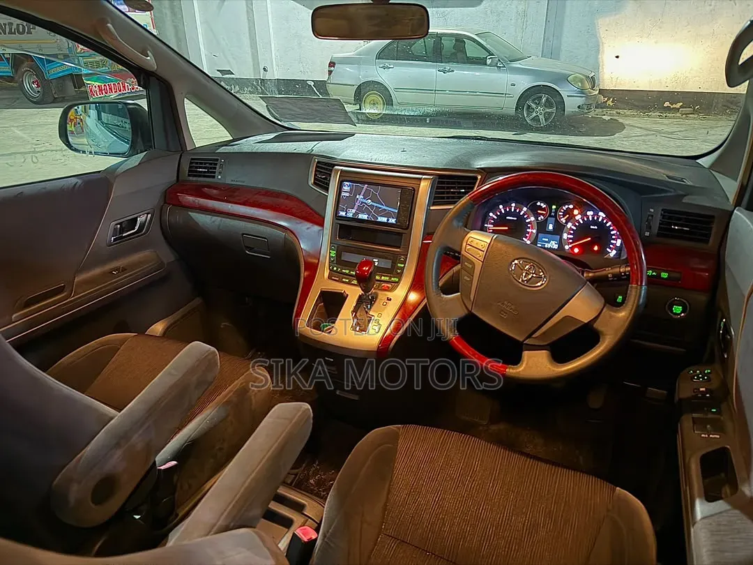 Toyota Vellfire 2010 White
