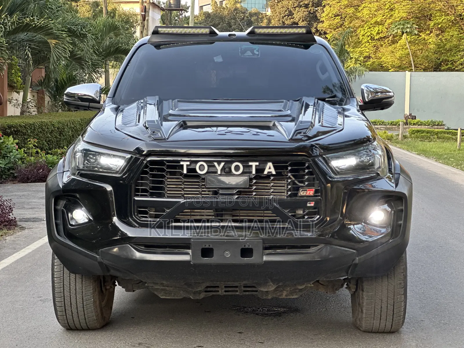 Toyota Hilux 2023 Black