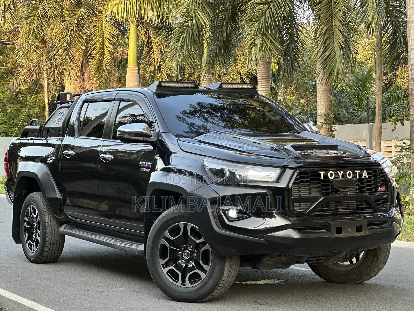 Toyota Hilux 2023 Black