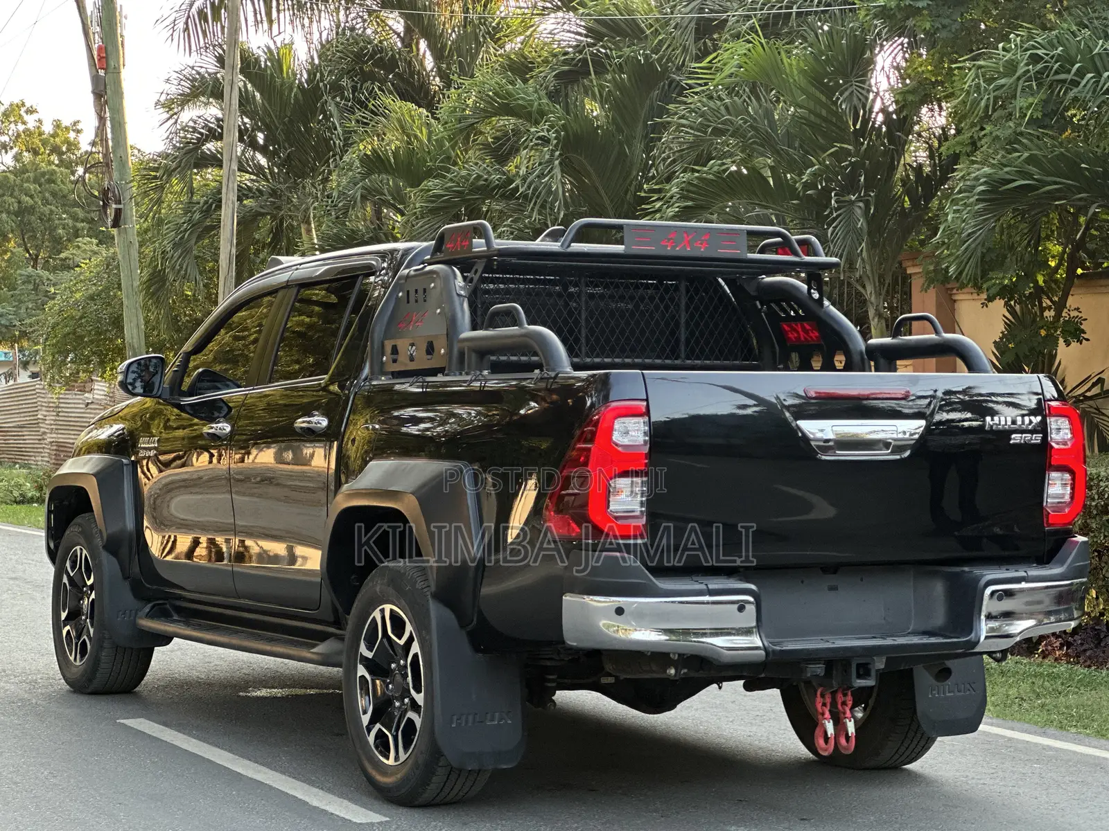 Toyota Hilux 2023 Black