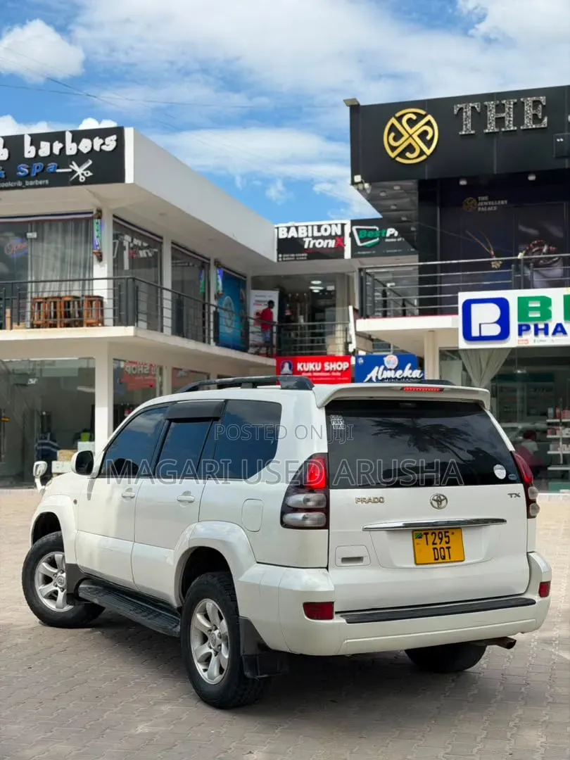 Toyota Land Cruiser Prado 2006 White