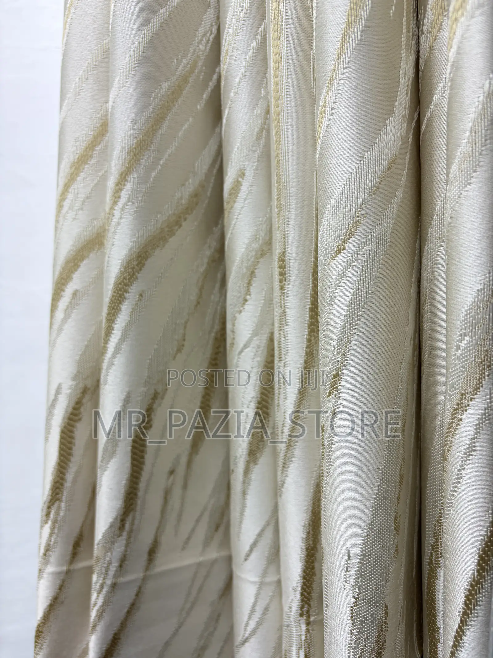 Pazia Za Kushona Good Material Zinapatikana