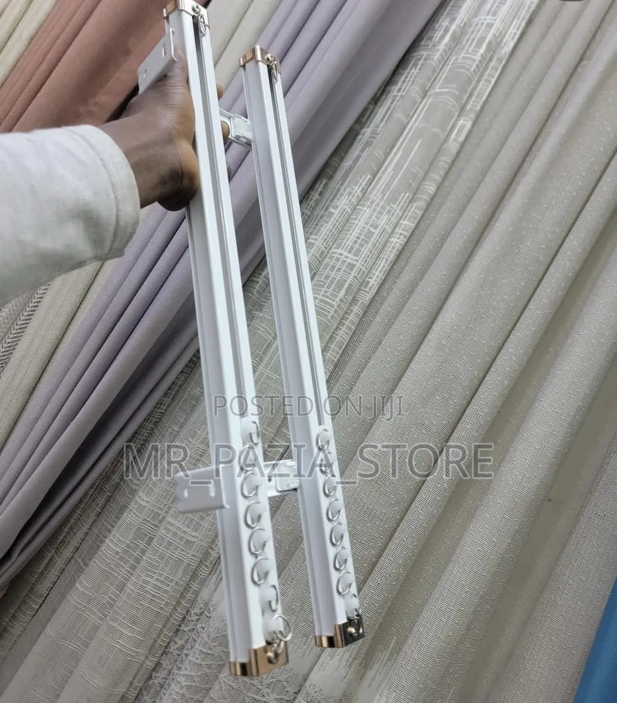 Curtains Rood and Rail 1meter = 25,000