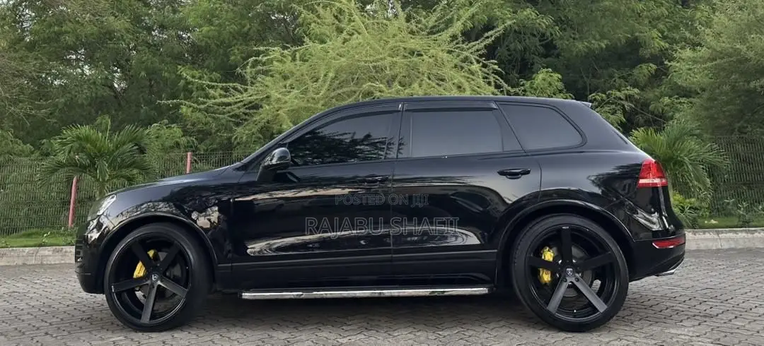 Volkswagen Touareg 2012 Black