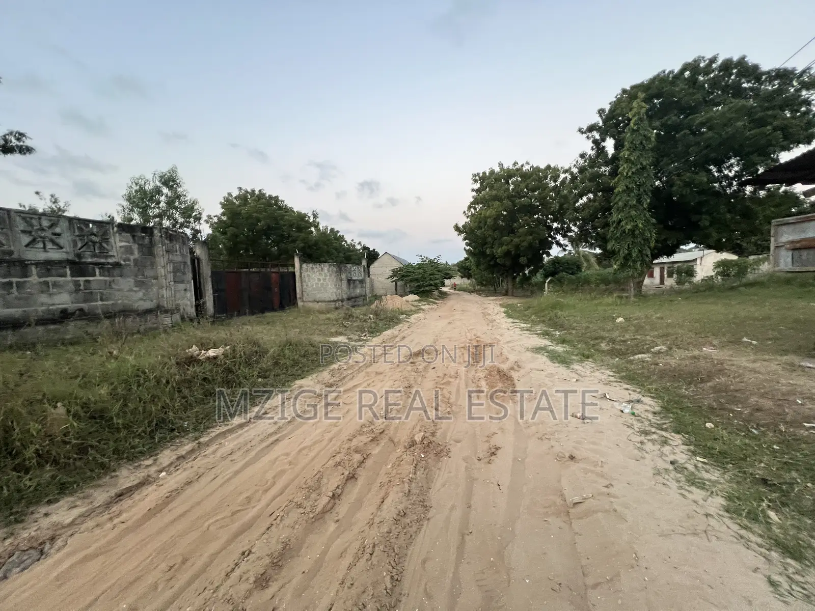 Kiwanja Kinauzwa Madale,mivumoni