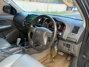 Toyota Hilux 2012 Black