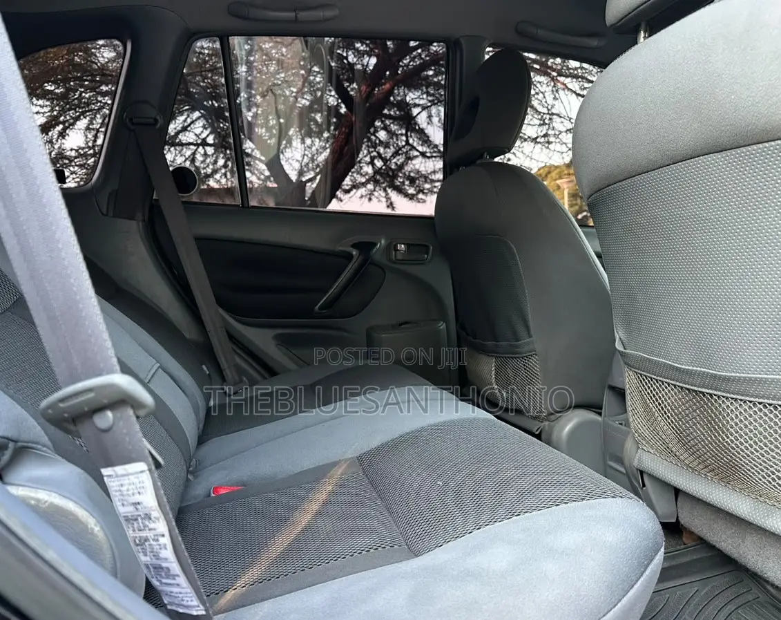 Toyota RAV4 Automatic 2000 Black