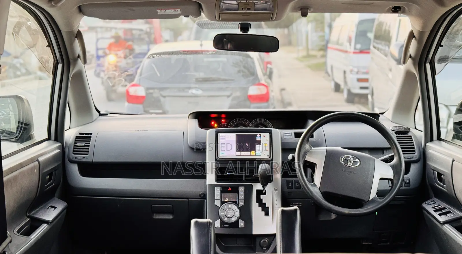 Toyota Noah 2009 Silver
