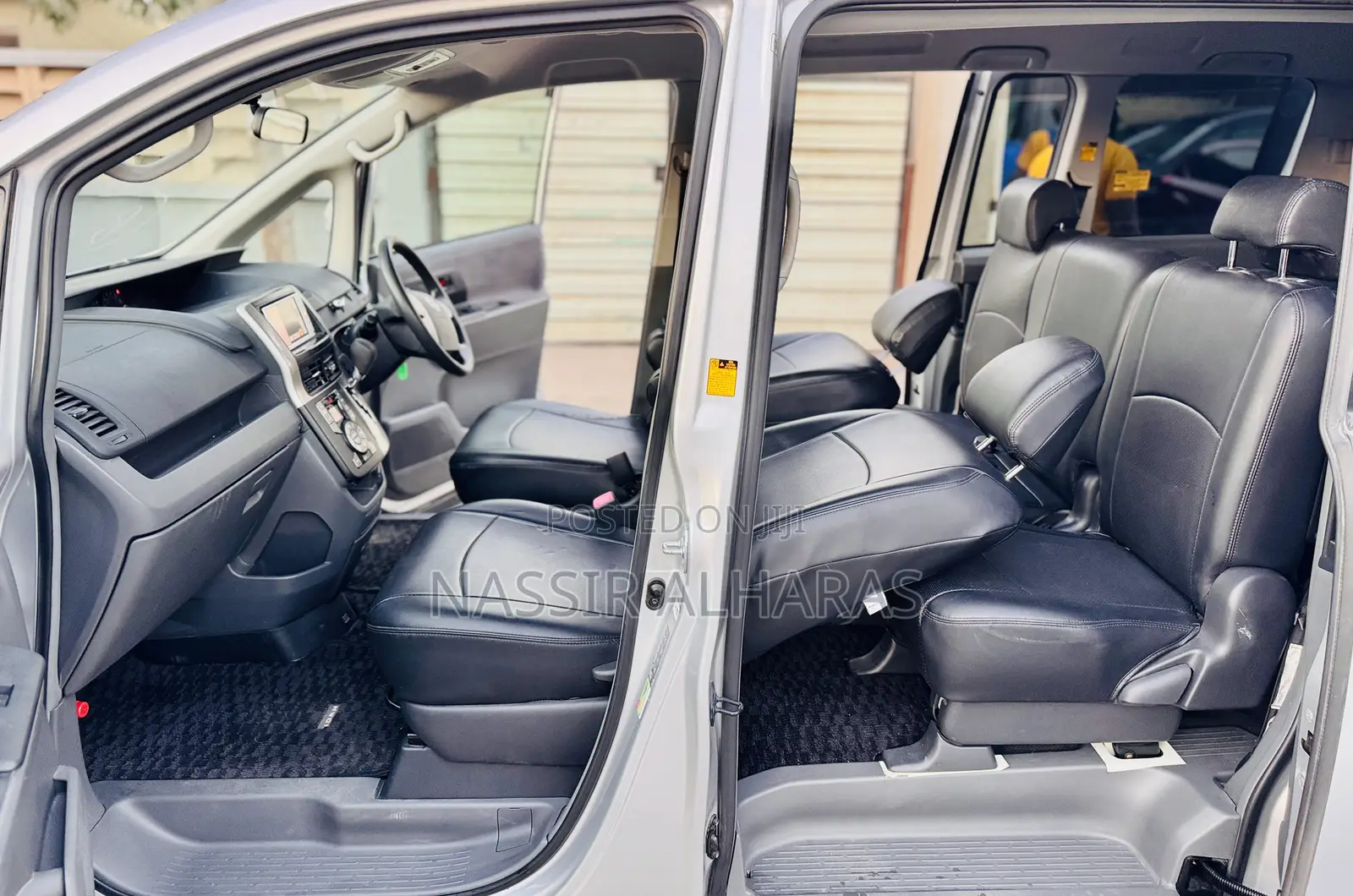 Toyota Noah 2009 Silver