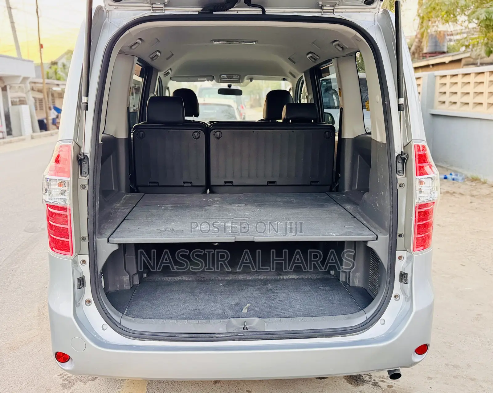 Toyota Noah 2009 Silver