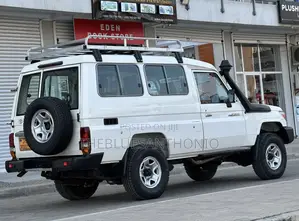 Toyota Land Cruiser 2014 White