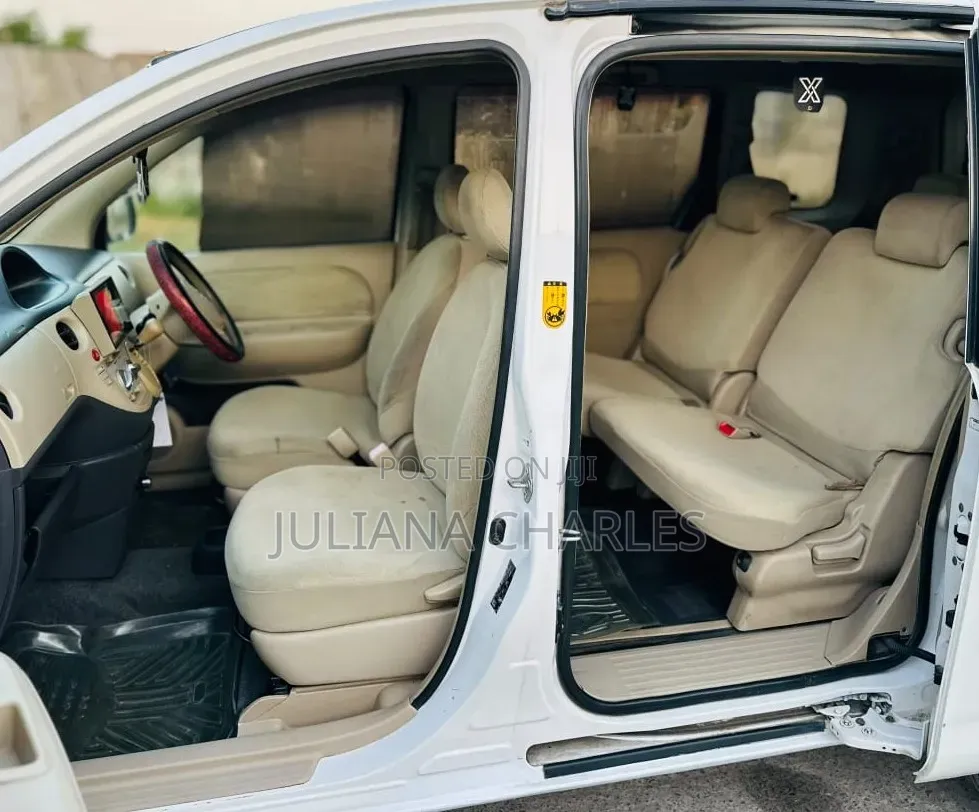 Toyota Sienta 2004 White
