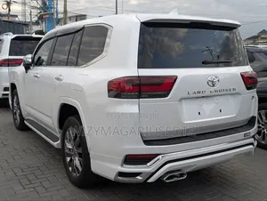 Toyota Land Cruiser 2023 Off white