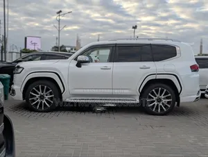 Toyota Land Cruiser 2023 Off white