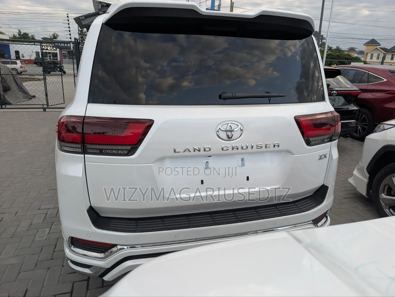 Toyota Land Cruiser 2023 Off white