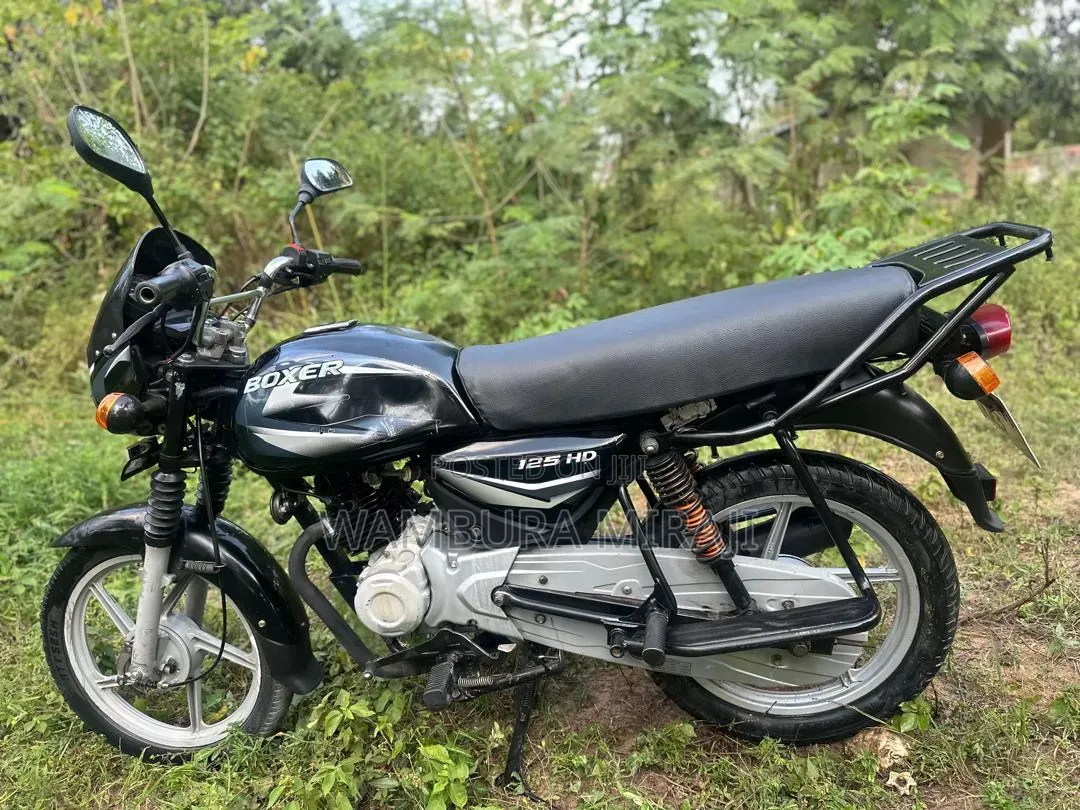 New Bajaj Boxer 125 2025 Black