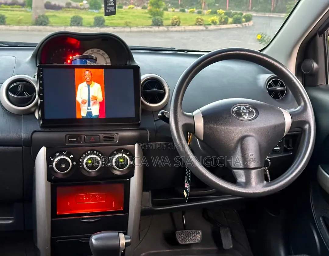 Toyota IST 2003 Silver