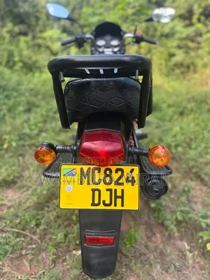 New Bajaj Boxer 125 2025 Black