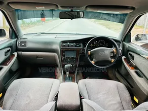 Toyota Cresta 2003 White