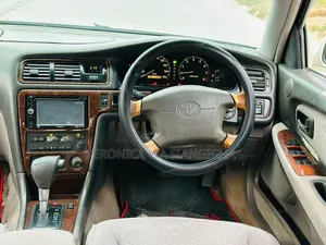 Toyota Cresta 2003 White