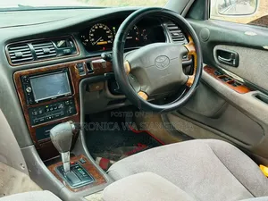 Toyota Cresta 2003 White