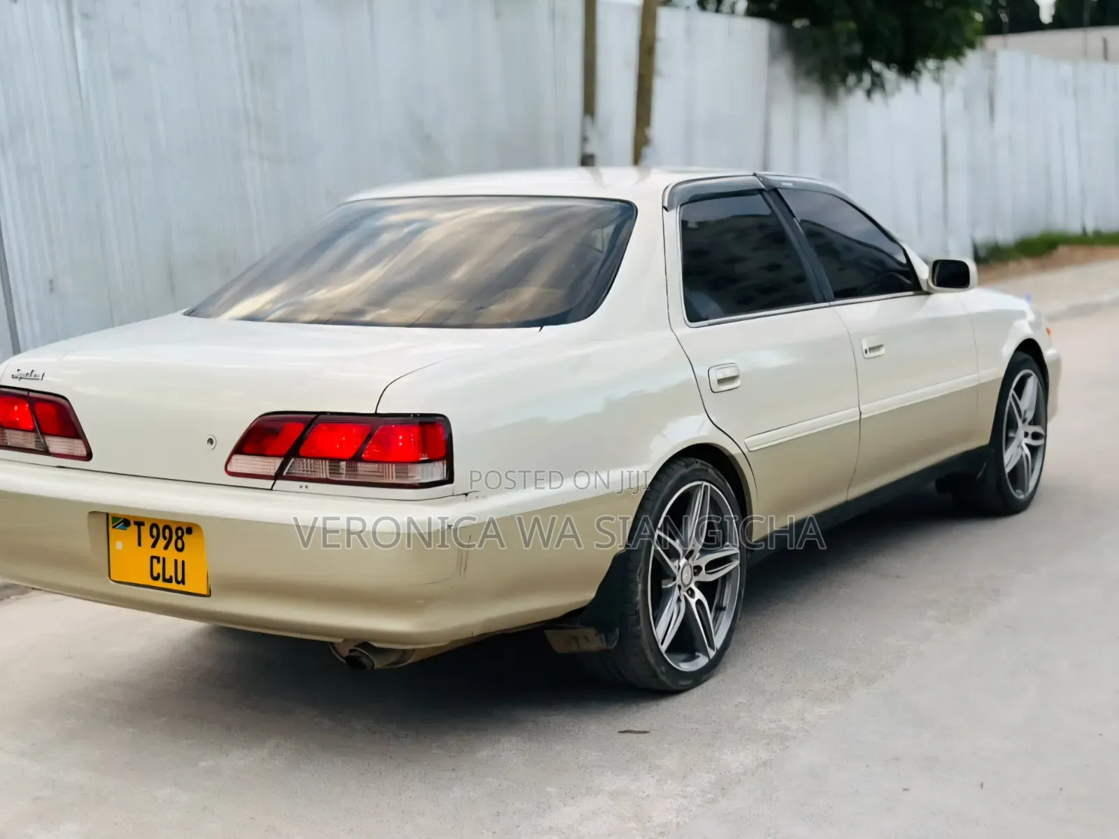 Toyota Cresta 2003 White