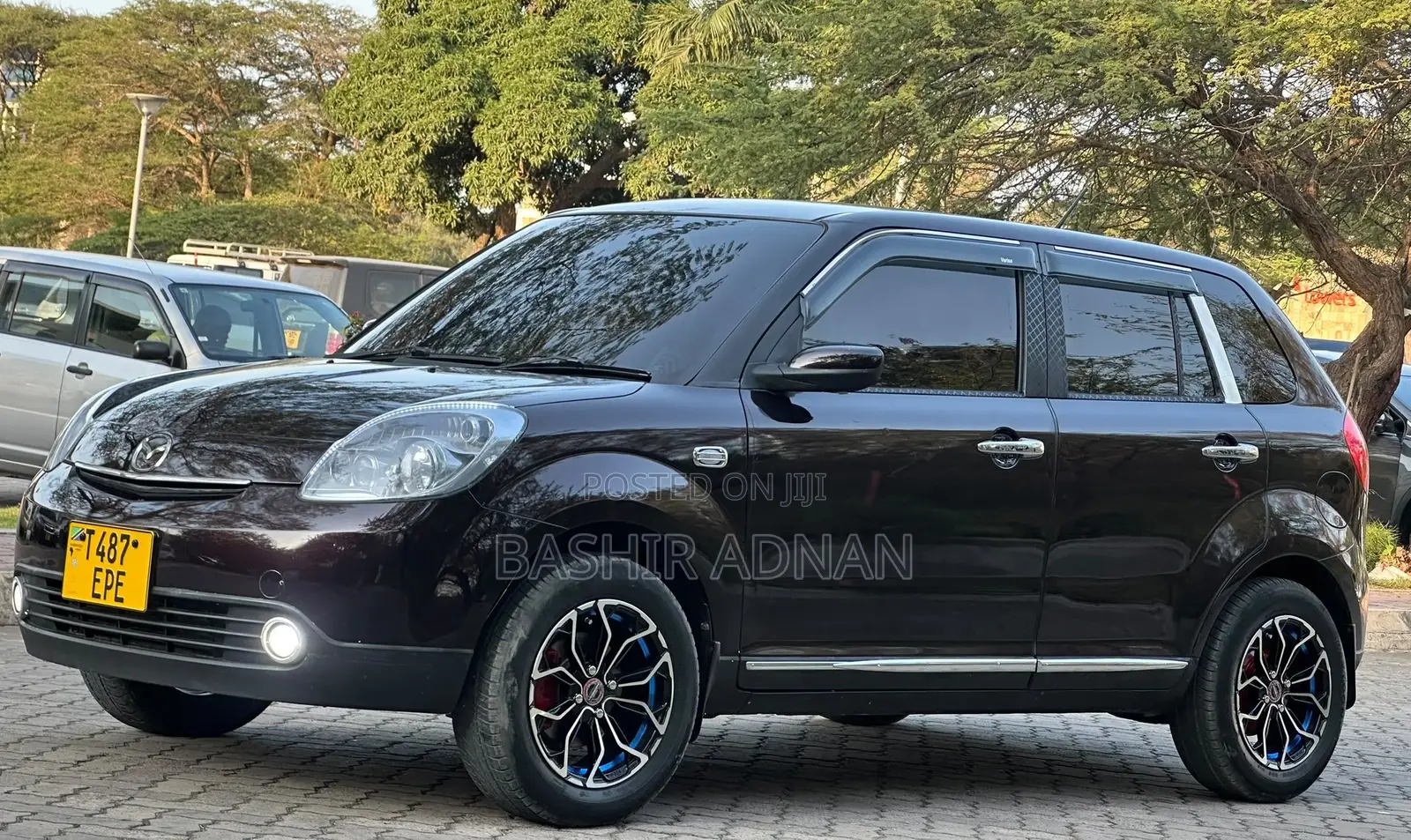Mazda Verisa 2010 Burgundy