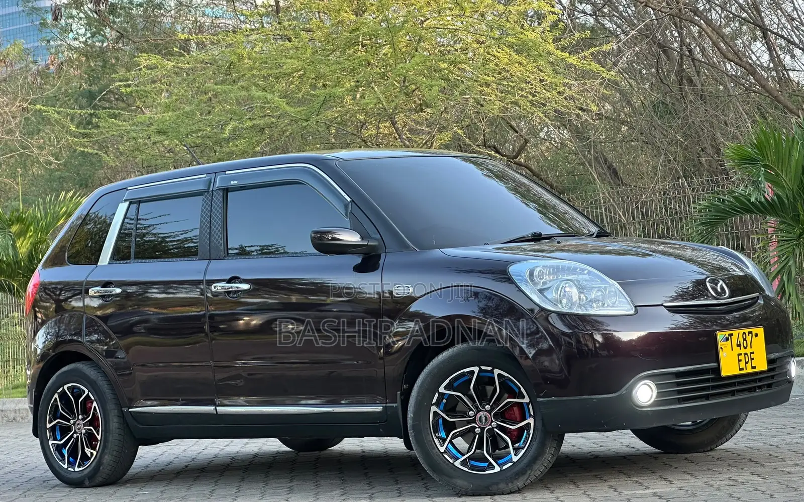 Mazda Verisa 2010 Burgundy