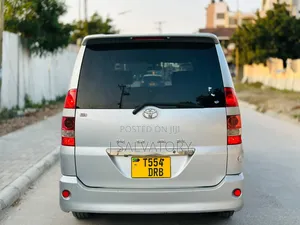 Toyota Noah 2006 Silver