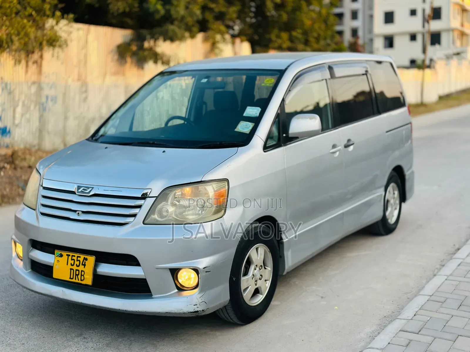 Toyota Noah 2006 Silver
