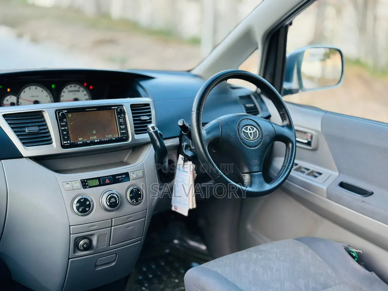 Toyota Noah 2006 Silver