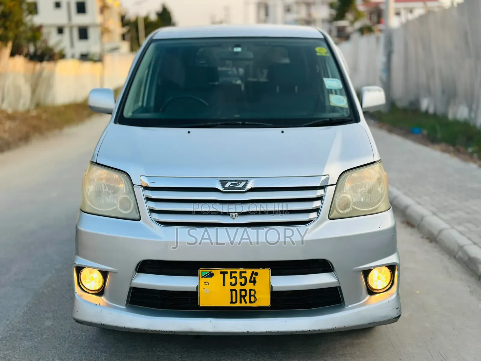 Toyota Noah 2006 Silver