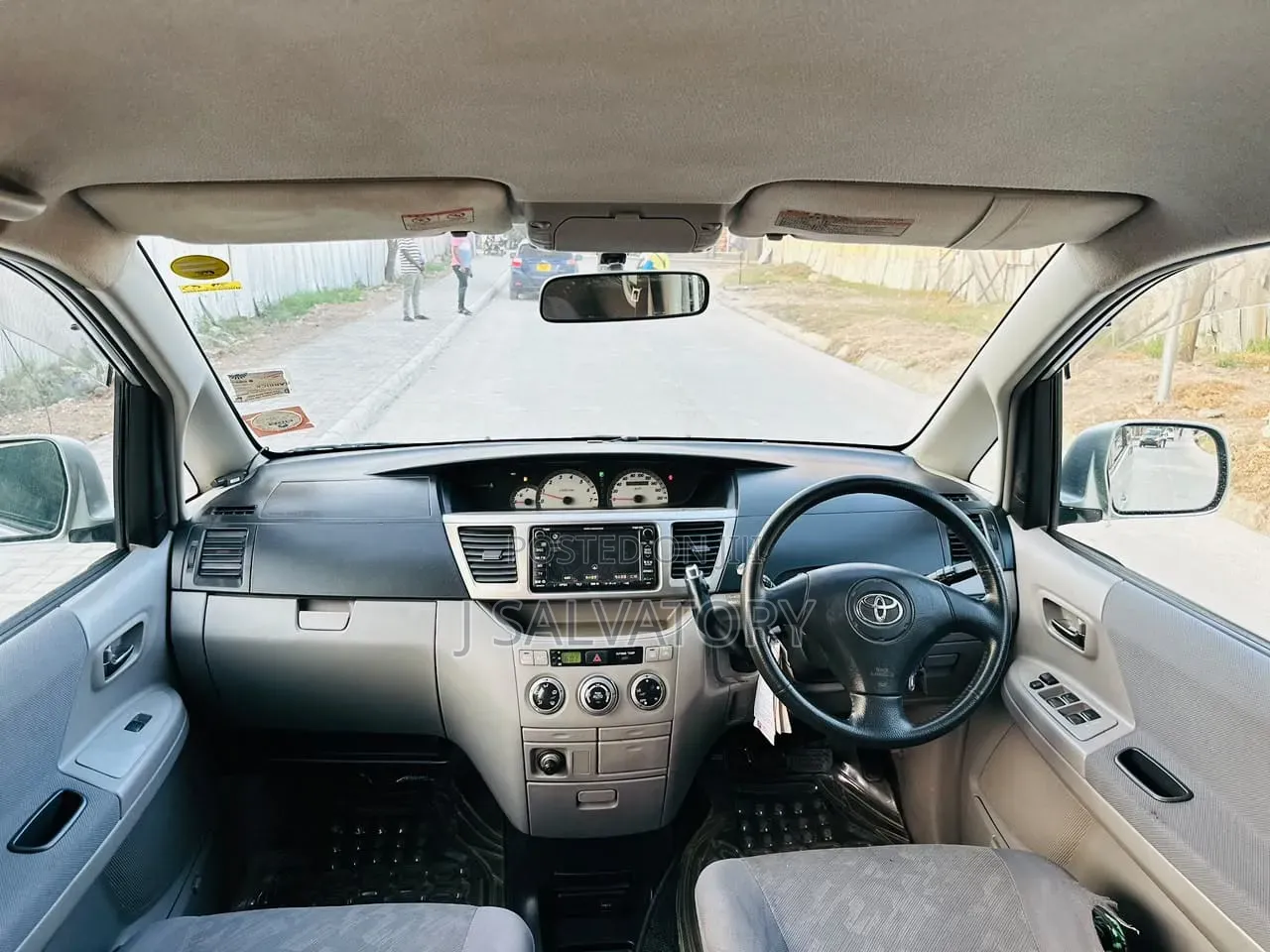 Toyota Noah 2006 Silver