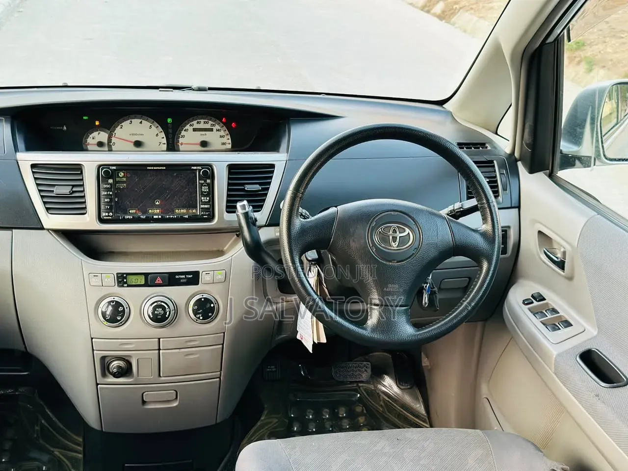 Toyota Noah 2006 Silver