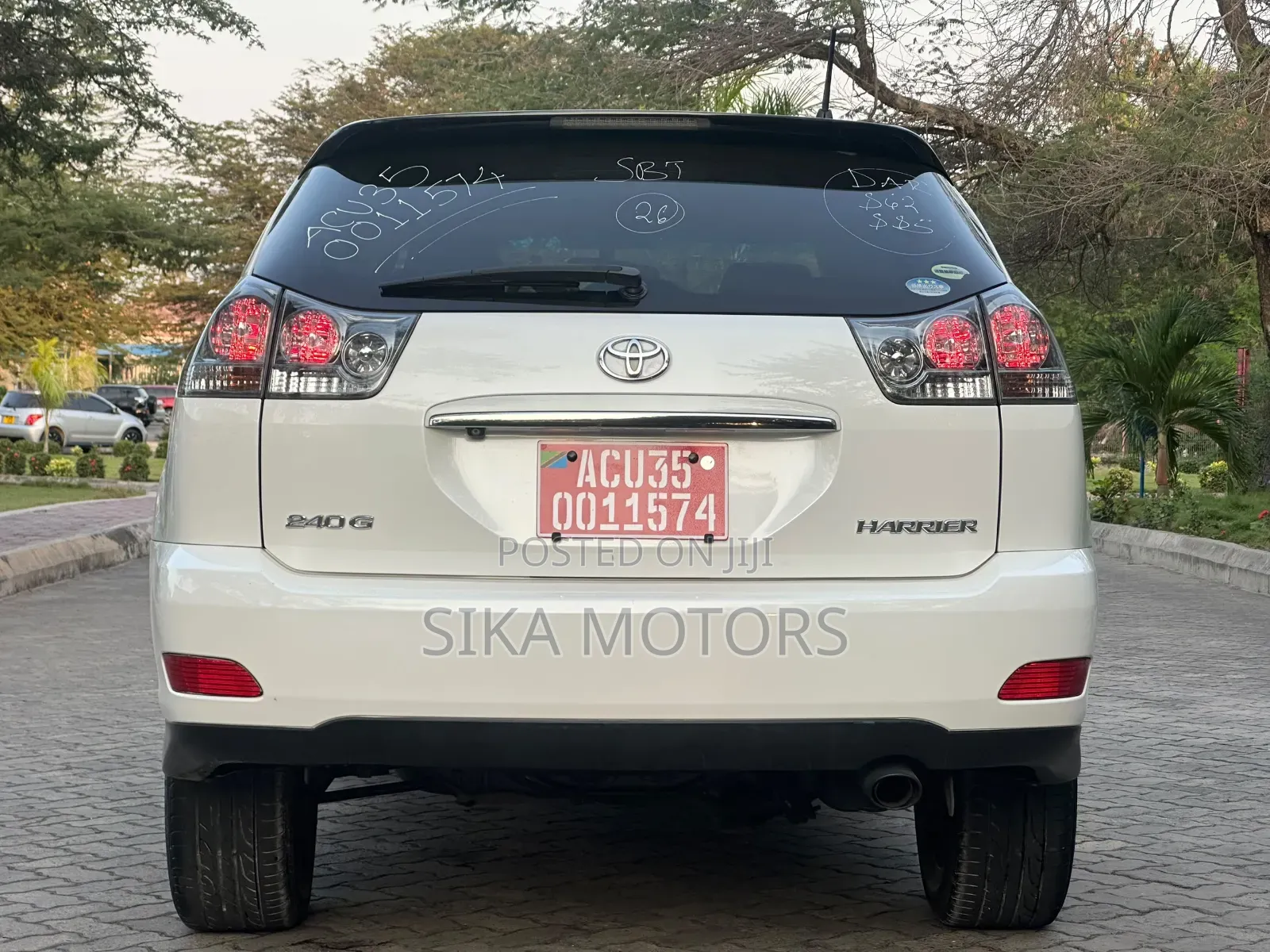 Toyota Harrier 2006 White