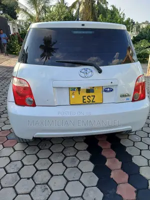 Toyota IST 2006 White