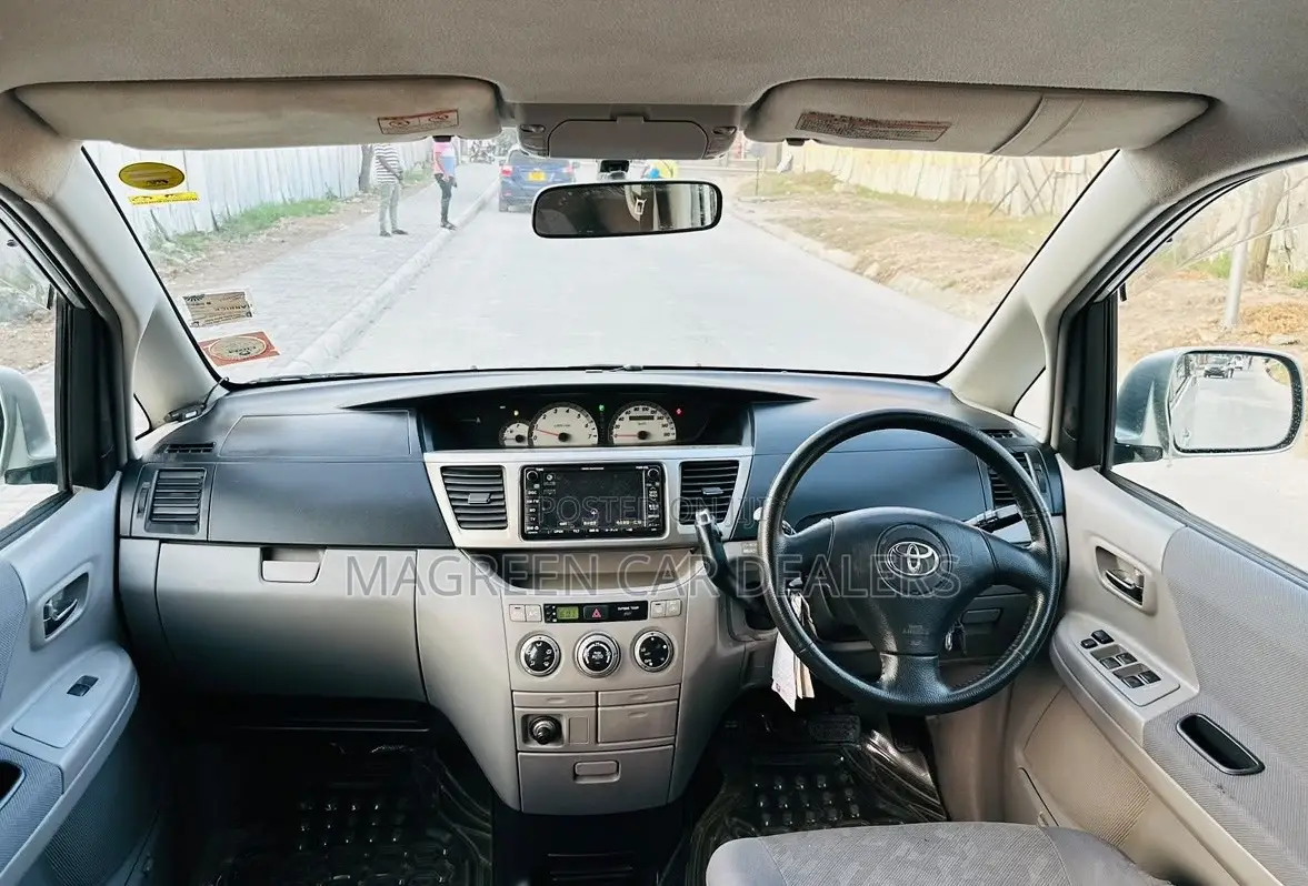 Toyota Noah 2008 Silver
