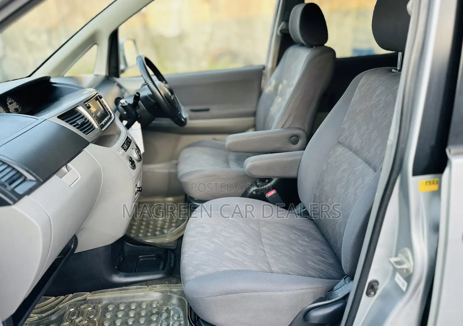 Toyota Noah 2008 Silver