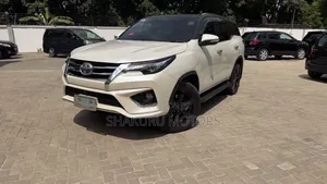 Toyota Fortuner 2017 White