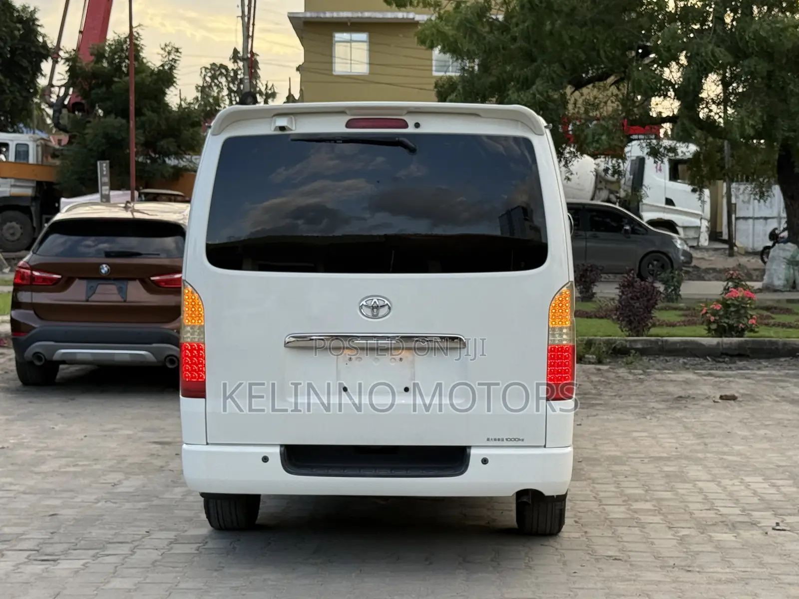 Toyota HiAce 2007 White