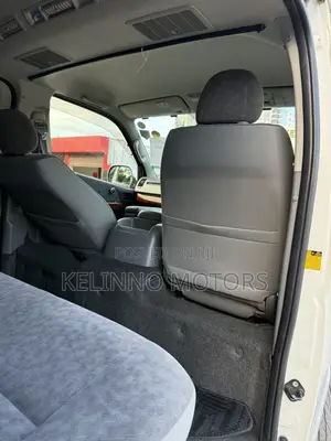 Toyota HiAce 2007 White