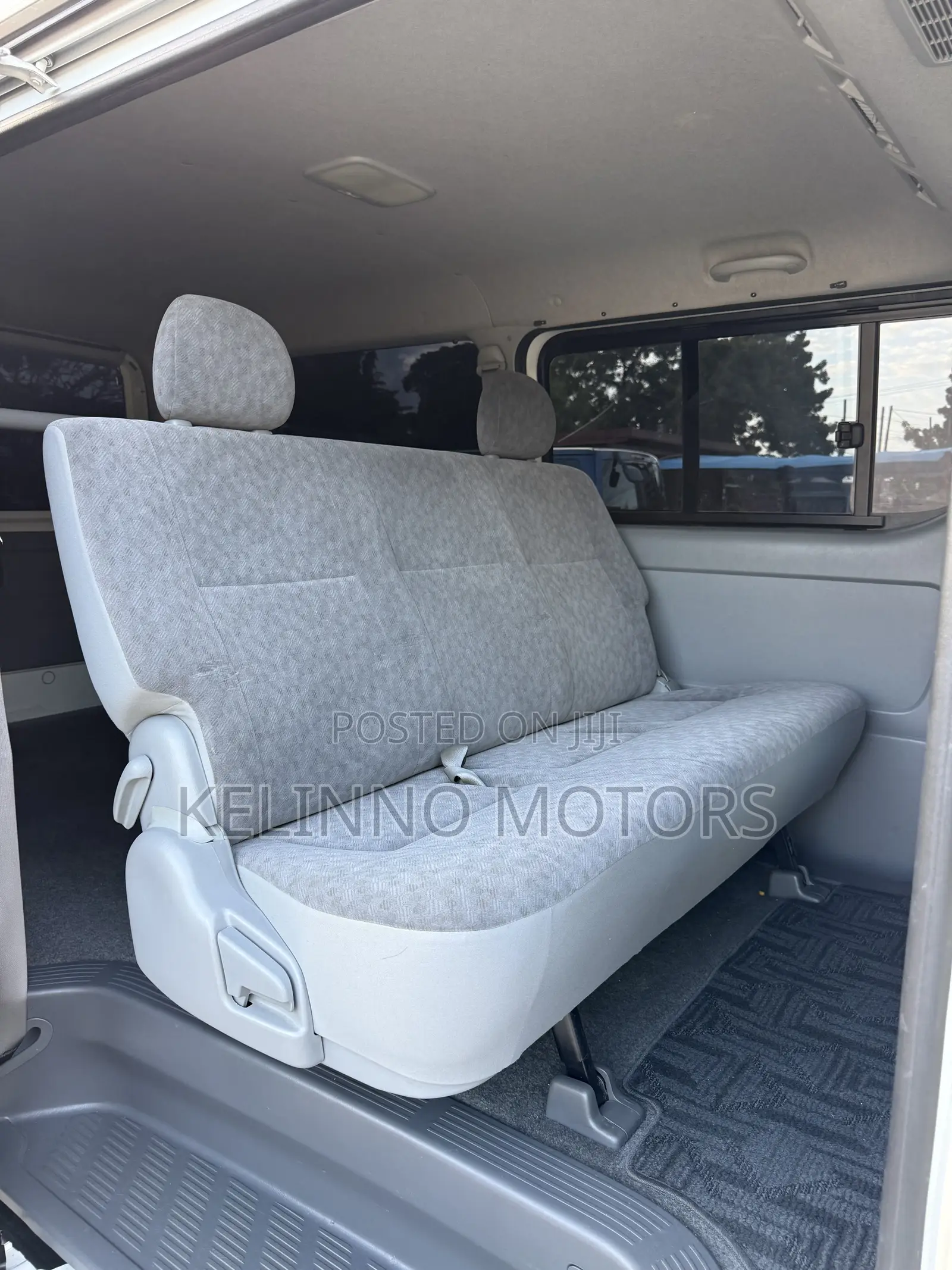 Toyota HiAce 2007 White
