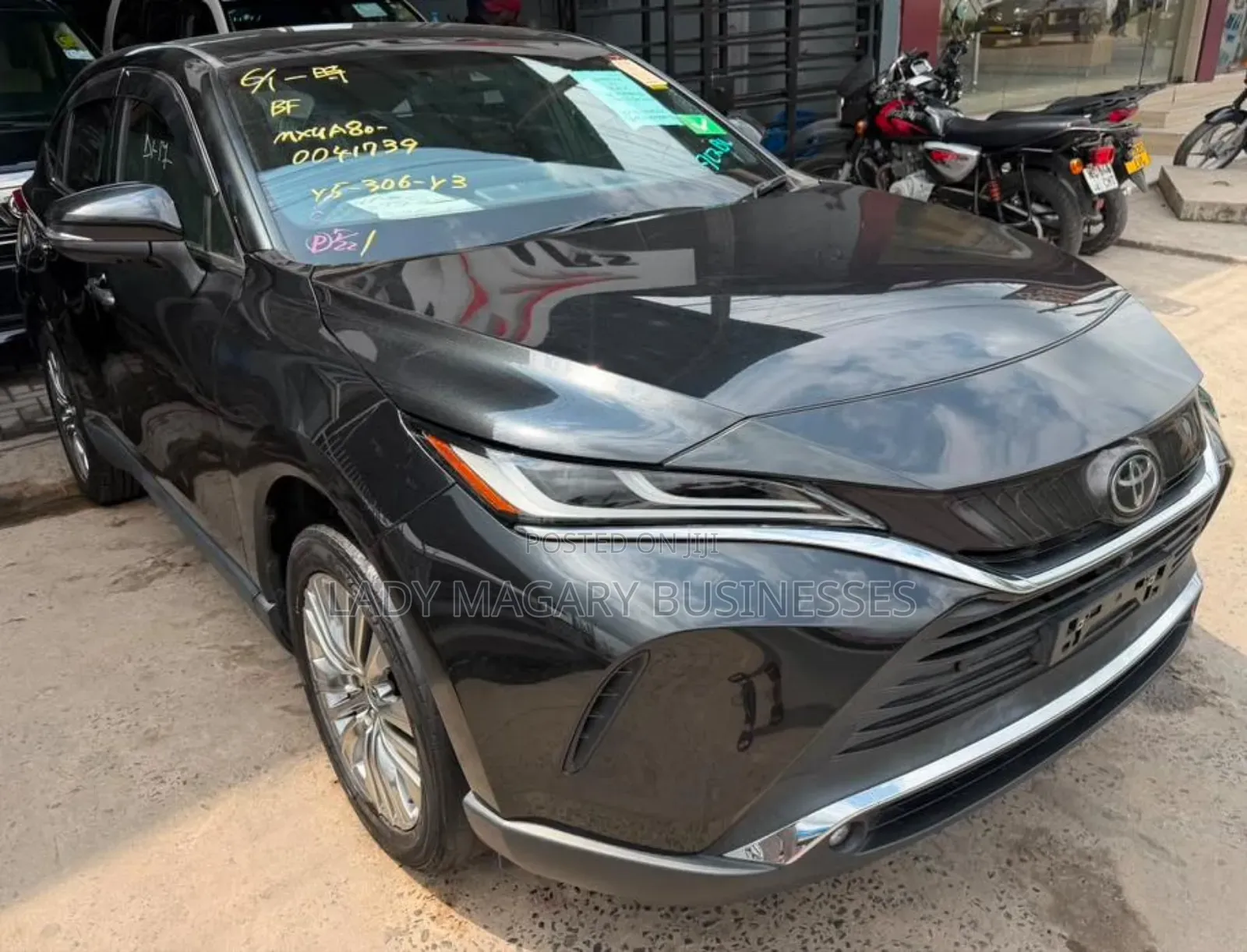 Toyota Harrier 2.0 2020 Black
