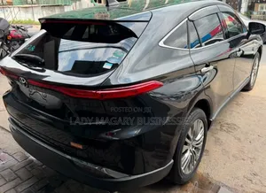 Toyota Harrier 2.0 2020 Black