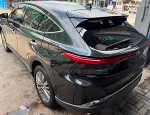 Toyota Harrier 2.0 2020 Black