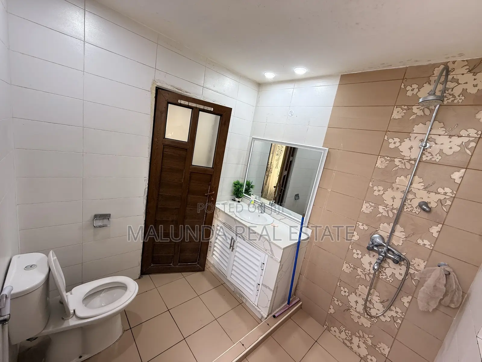 Furnished 4bdrm Apartment in Vijana Tower, Upanga East for rent