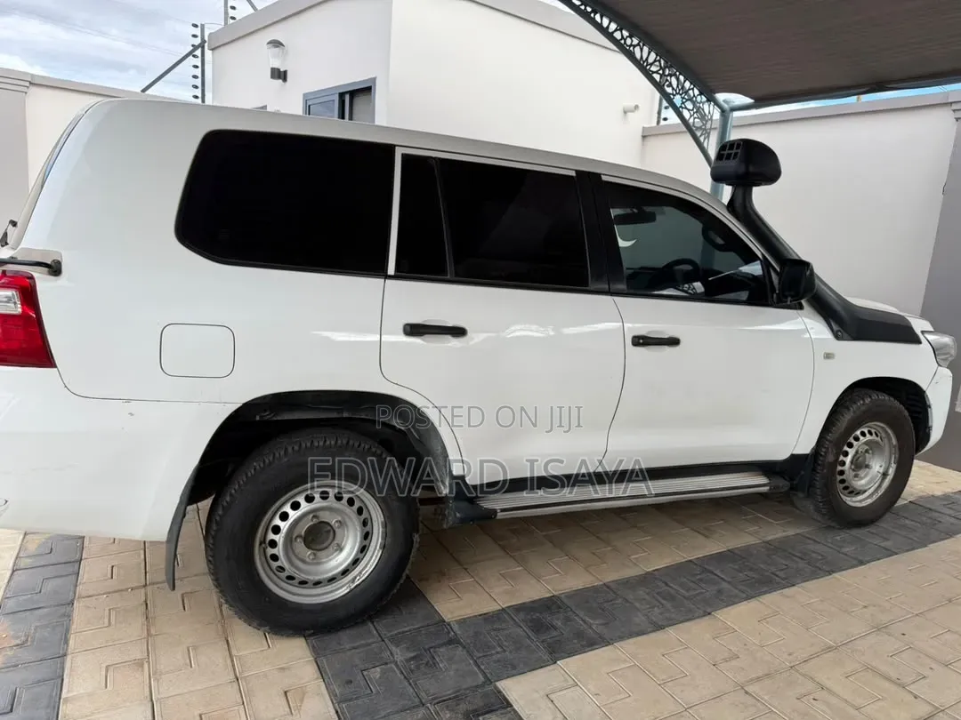 Toyota Land Cruiser 2015 Pearl